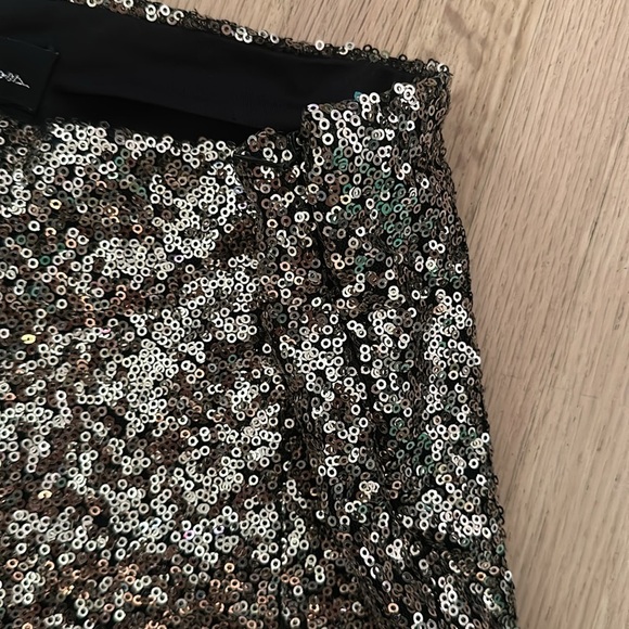 Black and Gold Sequin Shorts high rise - Picture 4 of 5